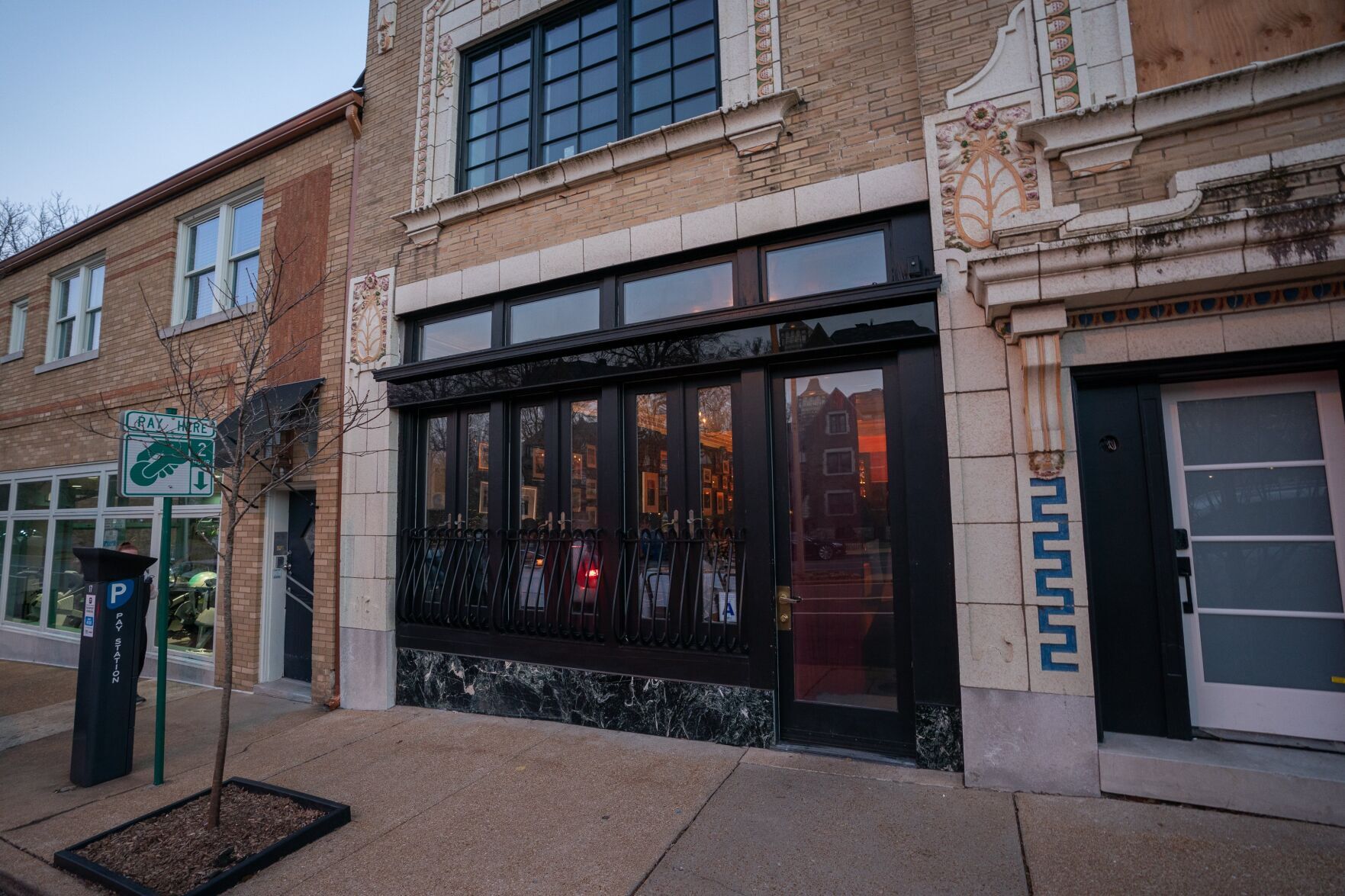 Dining Review: Wright's Tavern